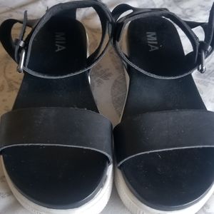 Black Mia sandal